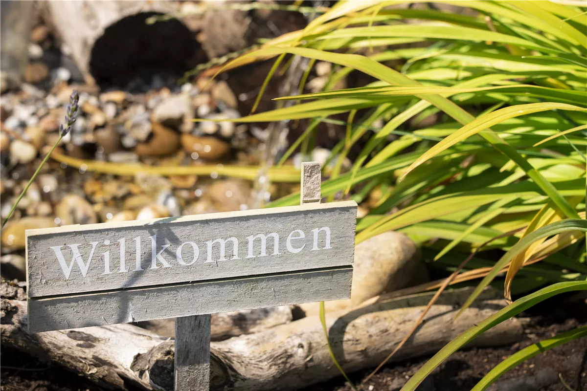 Schilder und Wegweiser im Garten - Gartencenter Heuschkel