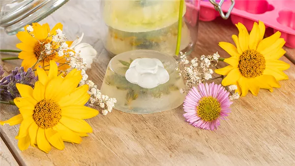 Duftende Blumen-Seife